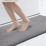 smiry Memory Foam Bath Mat, Extra Soft Non-Slip Bathroom Mat, Water Absorbent Bath Mats for Bathroom Floor, Machine-Washable Dry Bath Rug outside Shower, 60 x 90 cm, Grey