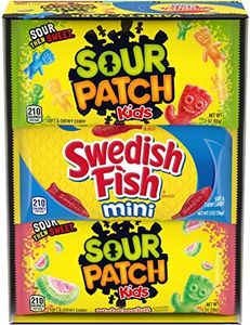 SOUR PATCH KIDS & SWEDISH FISH Soft & Chewy Candy Variety Pack, Halloween Candy, 18 Snack Packs