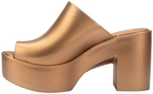 Melissa Mule Hype Metallic Heel - Fashion Sandal for Women - Iridescent Comfortable Mule Style - 9.5cm Heel Height - High-Shine Upper with Bubblegum Scent - Chic and Sophisticated, Gold, 8