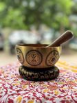 VYOGEETA Handmade Tibetan Singing Bowl Set | Brass Meditation Bowl for Yoga, Sound Healing, Stress Relief & Relaxation | Brass Sound Bowl for Peace & Positive Energy | Music Therapy |14 cm