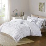 Intelligent Design Modern Trendy Casual All Season Bedding Set with Matching Sham, Polyester, Microfiber, White/Silver, Full/Queen