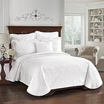 Historic Charleston Collection King Charles Modern Farmhouse Floral Matelasse Coverlet, Full/Queen, White