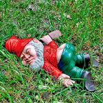 6.3'' Funny Drunk Garden Gnomes Outdoor Decorations Naughty Yard Dwarf Statues Inappropriate Knomes Sculpture Figurines for Indoor Outside Patio Lawn Porch Landscape Gift (Drunk Gnome Red)