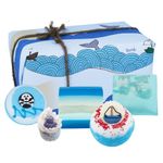 Bomb Cosmetics Yeah Buoy! Handmade Bath Bomb, Bath Melt and Soap Slice Wrapped Gift Pack, Handmade & Cruelty Free with Pure Essential Oils, Contains 5-Pieces, 570g Blue