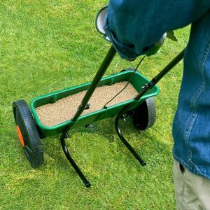 Miracle-Gro Lawn Seed Drop Spreader – Easy Grass Seeding Tool