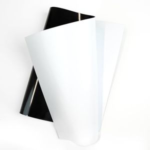 Isotropic Flexible rubber magnet, one side with white vinyl, size: 600x300x0.8mm total thickness