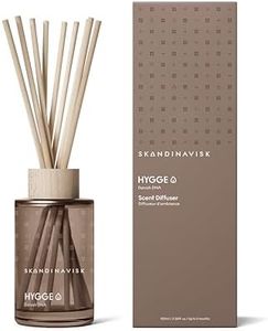 Skandinavisk HYGGE ‘Cosiness’ Reed diffuser with 8 Reeds, Lasts +3 Months, Scent Notes: Black tea and mint leaves, dried apples and baked cinnamon, 100 ml