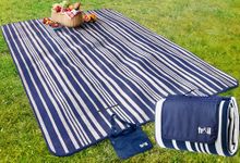 Trail Extra Large Picnic Blanket, Soft Fleece Rug, Waterproof Backing, Foam Insulation, Fleecy Top, Parasol Slit, Peg Points, Cover with Strap, Portable Camping Garden Beach Mat (Navy Blue / 3m x 2m)