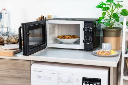 Russell Hobbs 17L Microwave Oven – Black