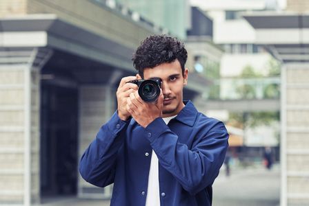 Sony Alpha 6400 Mirrorless Camera with 16-50mm Lens