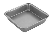 Chef Aid 20cm Non-stick Square Cake Tin, carbon steel cake pan with even heat distribution, ideal for all cake styles and perfect for traditional tray bakes of Lasagne or Shepherd’s Pie