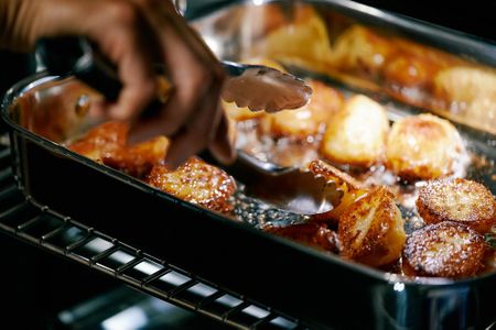 ProWare 35cm Stainless Steel Roasting Pan – Oven Safe Cookware