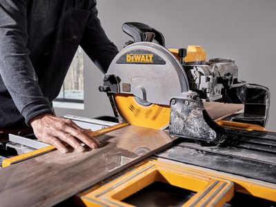 DEWALT Wet Tile Saw, 940mm – Precision Cutting Tool