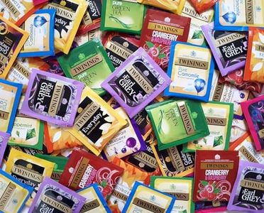 Twinings Bolsas de té individuales con etiquetas clásicas y saborizadas selecciones (15 sobres de té)