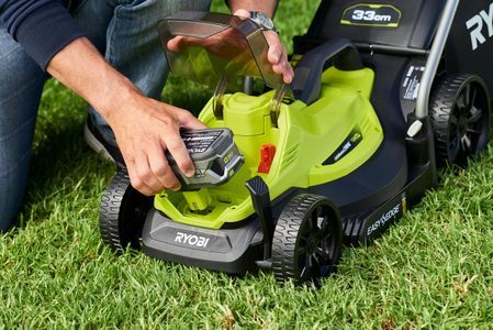 Ryobi 18V Cordless Lawnmower – 33cm Cutting Width