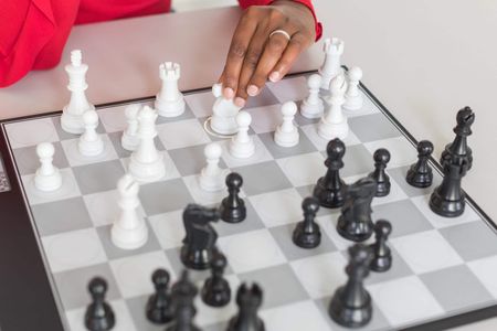 DGT Centaur Chess Computer – Adaptive Electronic Chess Board