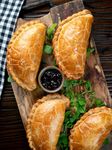 Cornish Hampers & Gifts 4x Traditional Gourmet Cornish Steak Pasties - Elegant Packaging - Great As A Gift - Pasty Hamper - Birthdays, Anniversary & Special Occasions