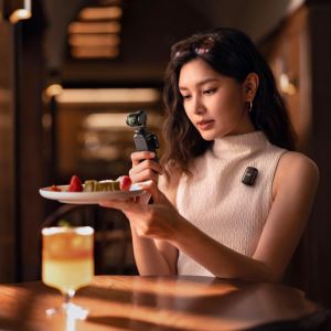 DJI Osmo Pocket 3 Creator Combo – 4K Handheld Camera Kit