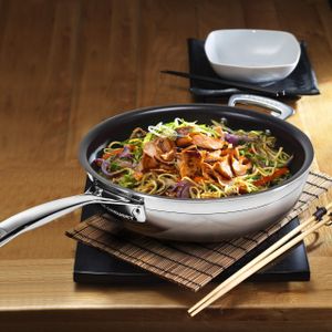 Le Creuset 28cm Frying Pan – Non-Stick Cast Iron Skillet
