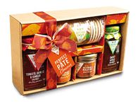 Cottage Delight Pate Hamper, Perfect Pate Classics, Tomato Garlic & Ginger Chutney 310g, Farmhouse Pork Pate 90g, Wild Boar & Merlot Pate 90g, Sweet Apple Chutney 325g with Scottish Oakcakes