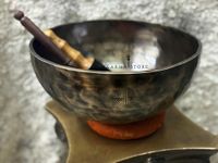 Karma Store Full Moon Hand Hammered Tibetan Singing Bowl | Large Meditation & Healing Sound Bowl with Wooden Striker for Yoga, Prayer & Sound Therapy (11 Inches)