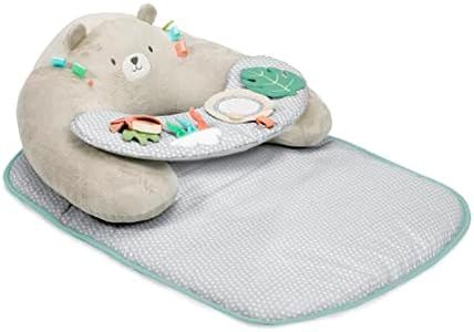 Ingenuity, Tapis d'éveil et siège d'activités 4en1 Cozy Prop Nate, 5 jouets sensoriels, assises et sur le ventre, apprendre à s'asseoir, coussin ourson, unisex, dès la naissance