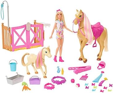 Barbie Famille Coffret Toilettage des Chevaux avec poupée Blonde, 2 Figurines Chevaux et Plus de 20 Accessoires, Emballage fermé, Jouet pour Enfant, HGB58