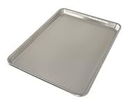 Nordic Ware Naturals Baker's Quarter Sheet, Aluminium Baking Tray, Premium Bakeware To Bake and Reheat Small Meals, Made in the USA, Silver