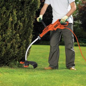 BLACK+DECKER Electric Strimmer, 700W Corded – 33cm Cutting Width, Auto Feed