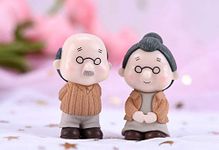 BHOOLU&GOOLU P S Retail Vinyl Lovers Grandma Grandpa Couple Figurine, (Multicolour, 4.9 x 2.8 cm, 2 Piece)