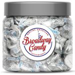 Broadway Candy Sweets Jar 600g - Hershey’s Kisses Original - Individually Wrapped American Sweets - Bite-Sized Chocolates in Silver - Approximately 120 Pieces