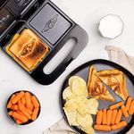 Uncanny Brands Star Wars Mandalorian Grilled Cheese Maker - Make Mando and Grogu Toasted Sandwiches - Lunch - Breakfast Kitchen Appliances - UK Plug