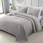 Exclusivo Mezcla California King Quilt Bedding Set, Lightweight Light Grey Oversized King Bedspreads Soft Modern Geometric Coverlet Set for All Seasons (1 Quilt and 2 Pillow Shams)