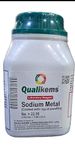 QUALIKEMS SODIUM METAL 100gms (With Paraffin Liquid),