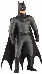 Stretch - Batman con Traje Negro, Juguete de la Liga de la Justicia de DC Comics, muñeco superhéroe Estirable y maleable, vuelve a su Forma Original, Mide 10 cm, Famosa (TR302000)