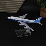 ARTVARKO Aeroplane Air Boeing 747 Airlines Scale Model Die Cast Metal Aircraft Highly Detailed Replica Gift for Aviation Enthusiasts Multicolor 16 CM