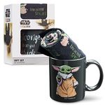 Disney The Mandalorian Mug and Socks Set, Calf Socks and Ceramic - Mug Gifts for Men (Yoda Black AOP)