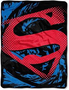 Northwest DC Comics Superman, Super Rip Shield Micro Raschel, Coperta da 116,8 x 152,4 cm, Multicolore, 1 Pezzo