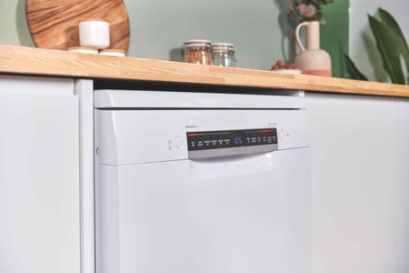 Bosch Series 6 Freestanding Dishwasher, 60cm, 14 Place, White – Quiet, Zeolith Drying