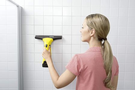 Kärcher WV 2 Window Vacuum Cleaner – Cordless Glass Cleaning