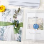Pilloze 50 Pack White-Flowers Vellum Jackets for 5x7 Invitations - Pre-Folded 115GSM Wedding Invitation Wraps for Wedding, Invitation Cards, Greeting Cards, Baby Shower, Birthday