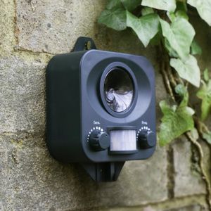 Pestbye Motion Sensor Cat Repellent Set – Outdoor Animal Deterrent