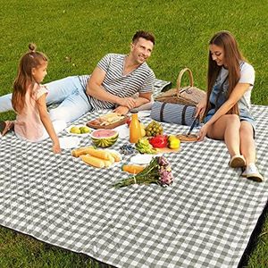 AMMSUN Picnic Blanket Mat Rug Waterproof Sandproof 200x200cm 2-6 Person Beach Blanket Easy to Fold Lightweight Skin-Friendly and Comfortable Green White