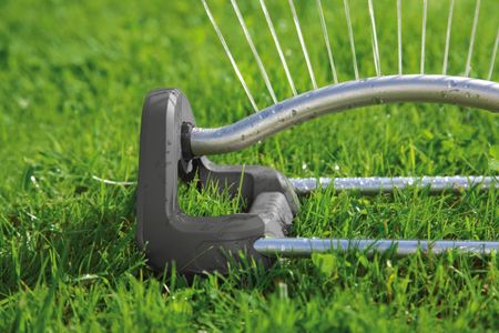 Gardena Aqua S Rectangular Lawn Sprinkler – 90–220m², 7–17m Range, Metal Filter