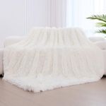 KANKAEU Fluffy Faux Fur Throw, Reversible Faux Fur Blanket for Comfort, Fluffy Cream Throw 200x220 cm, Easy-Care, Ideal as a Winter Blanket or Gift, Fleece Blanket, Sofa Throw, and Bed Cover