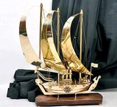 DSH CRAFTING YOUR CURIOSITY Brass Ship With Wooden Base,Showpiece Item,Perfect For Home Decoration&Gifting (Medium,20 Centimeters,30 Cm)