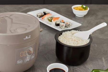 Yum Asia Tsuki Mini Rice Cooker – Pebble Grey, Compact Design