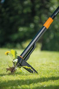 Fiskars Xact Weed Puller – 1m Stainless Steel Handle, Black/Orange