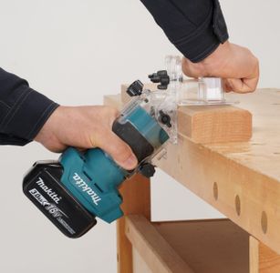 Makita 18V Brushless Router – Cordless Woodworking Tool