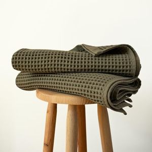 PÜSKÜL Organic 100% Turkish Cotton Waffle Bath Towel Set of 2 Khakie - Premium Quality Waffle Weave Soft Thin Quick-Dry Bath Towels - Luxury Hot-Tub Spa Gift (Khaki Green, Bath Towels - Pack of 2)